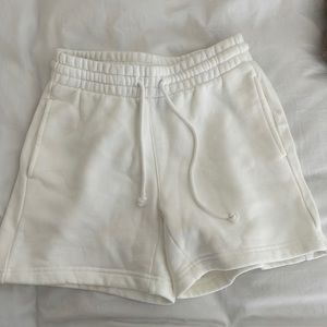 Aritzia TNA Fleece Boyfriend Short 5” Size XS